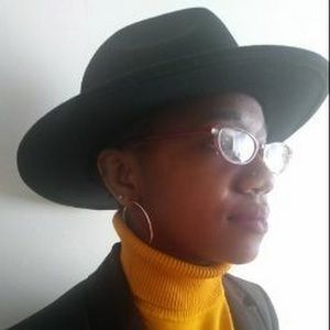 Meet your Posher, Taylor d.